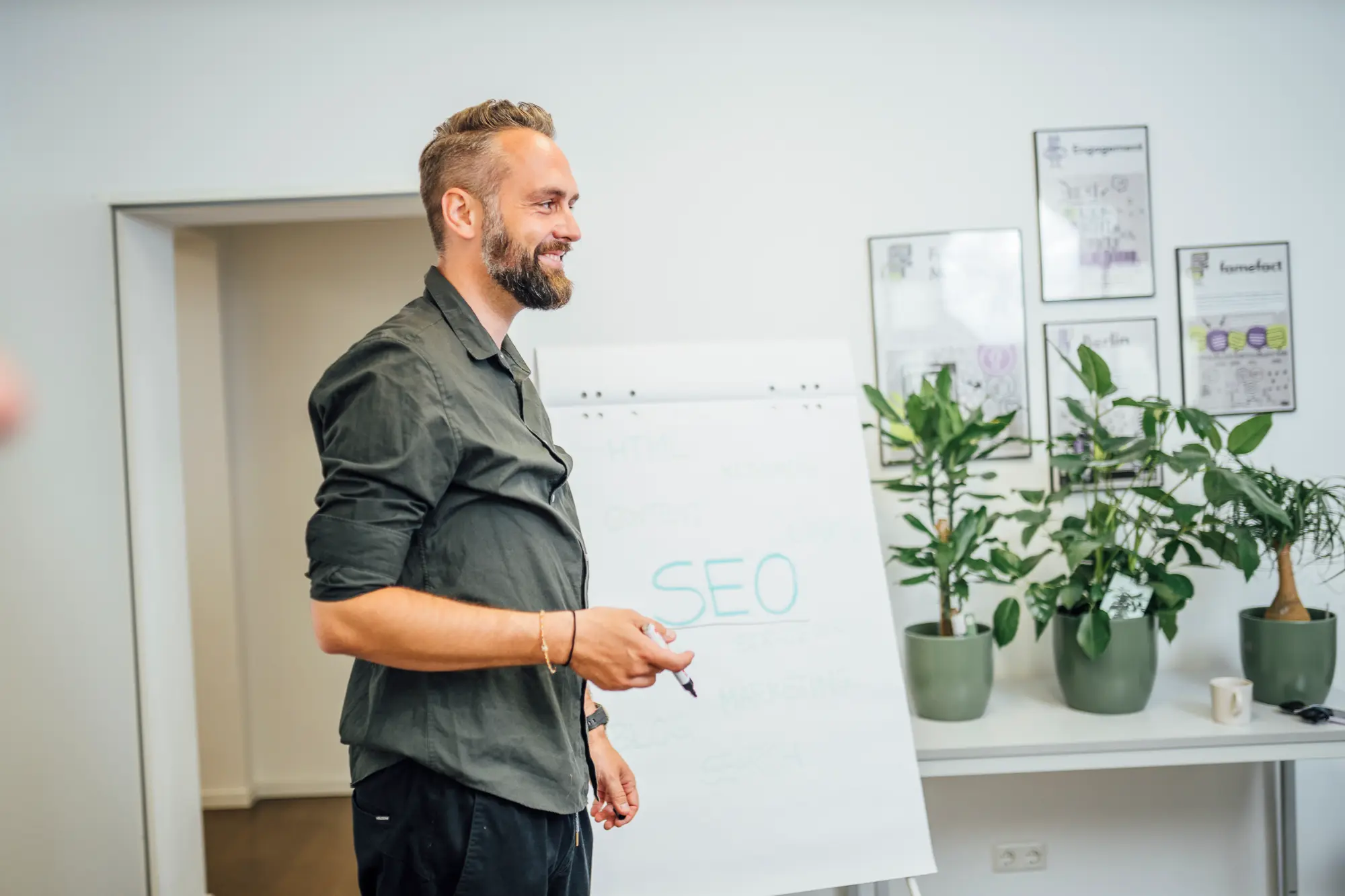 YouTube B2B Agentur Team in Halle